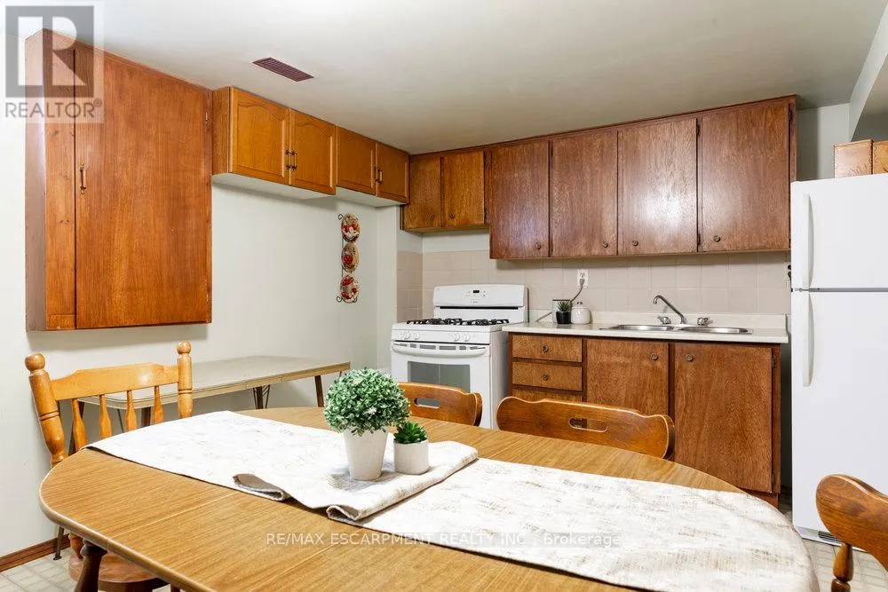 87 STRAWBERRY DRIVE