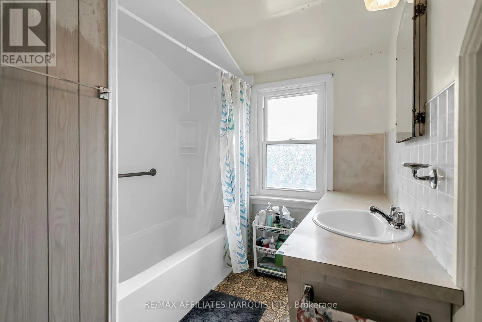 1507 QUEEN STREET
