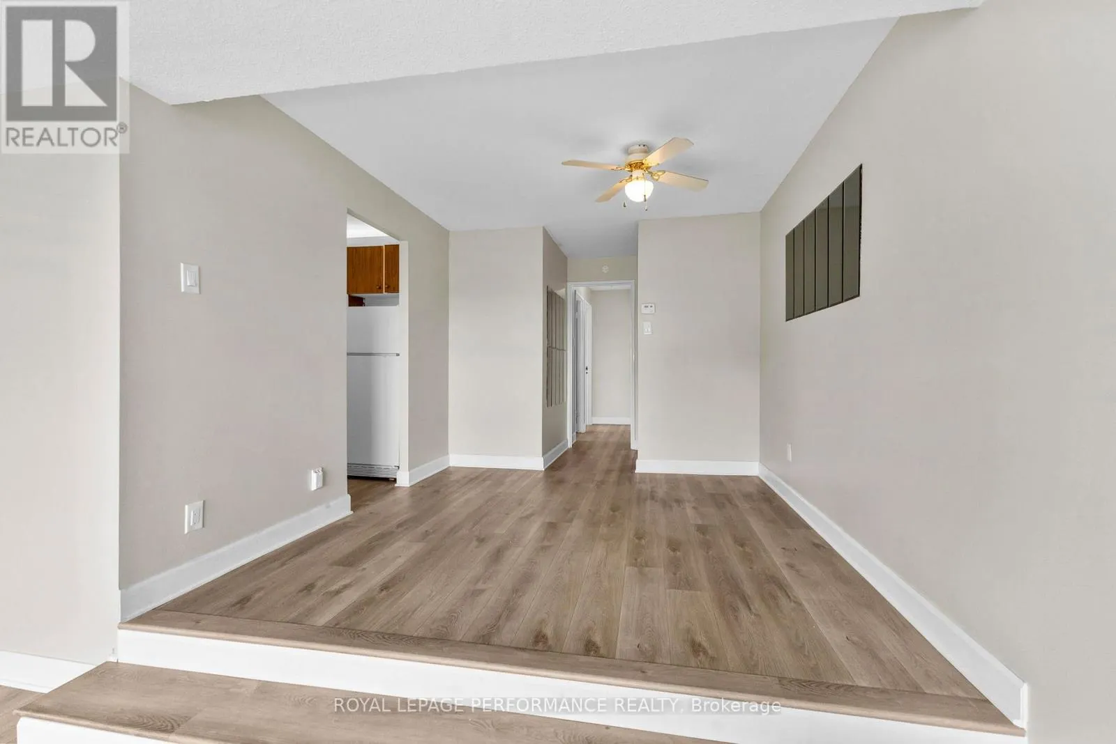 1003 - 1171 AMBLESIDE DRIVE