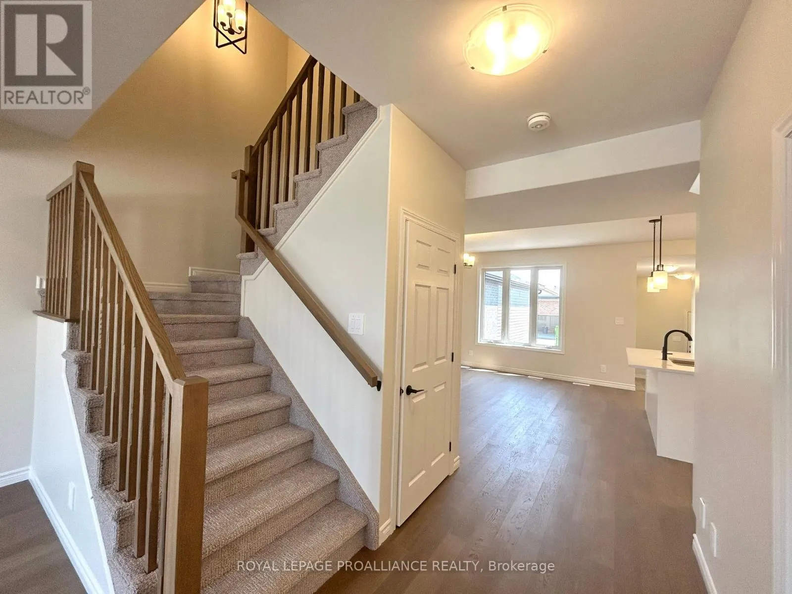 16 RIVERSTONE WAY