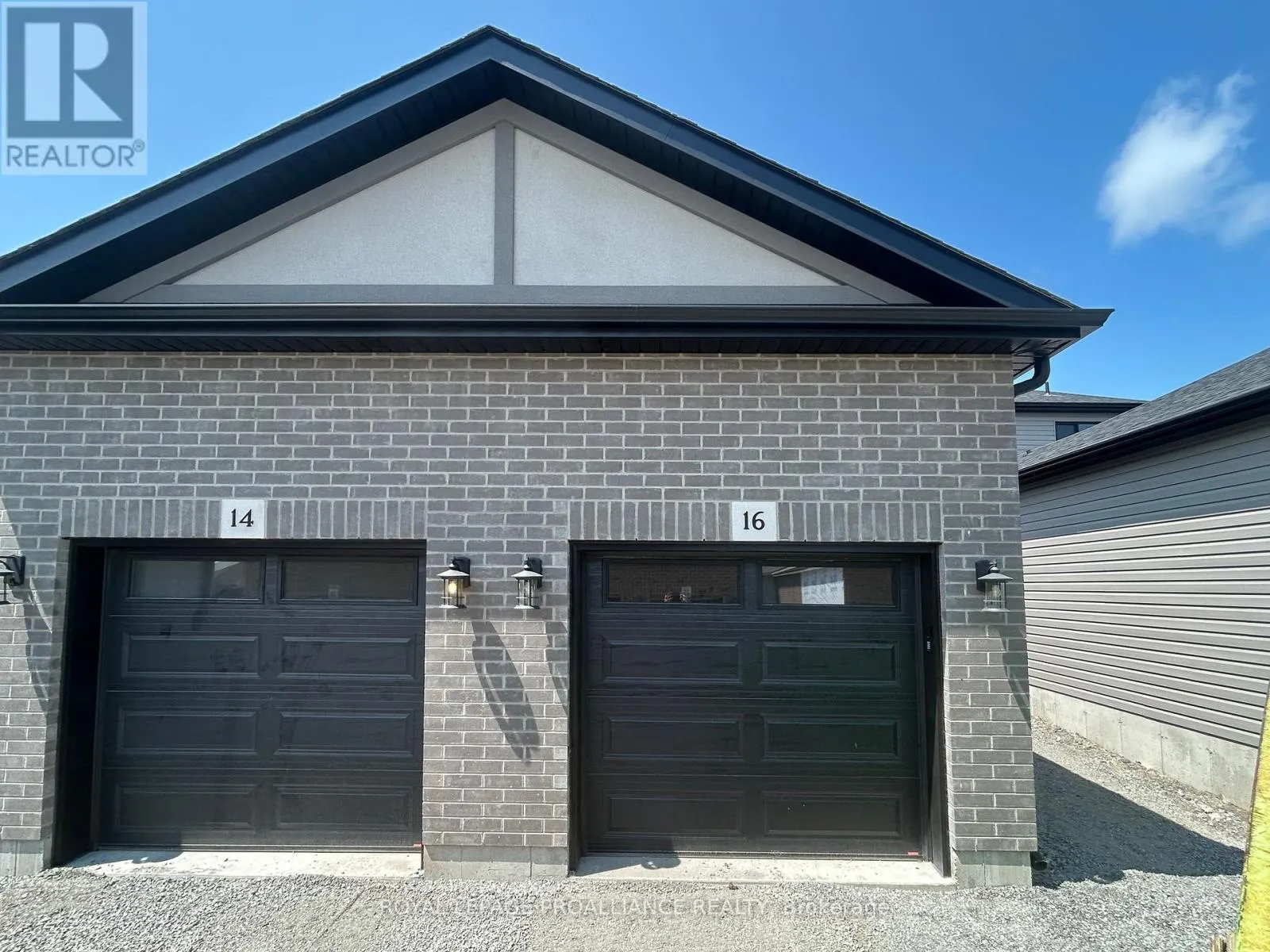 16 RIVERSTONE WAY