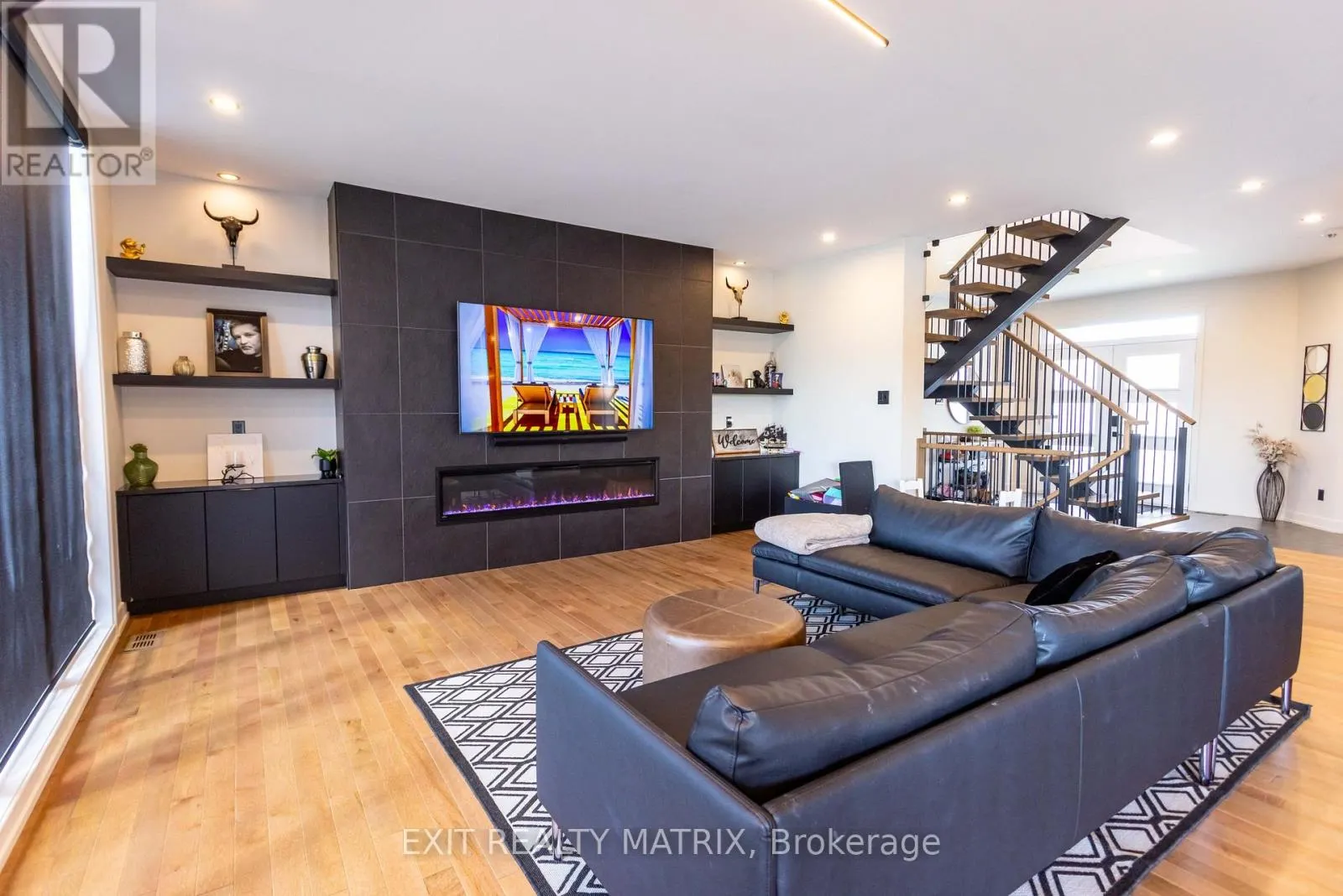 516 BARRAGE STREET