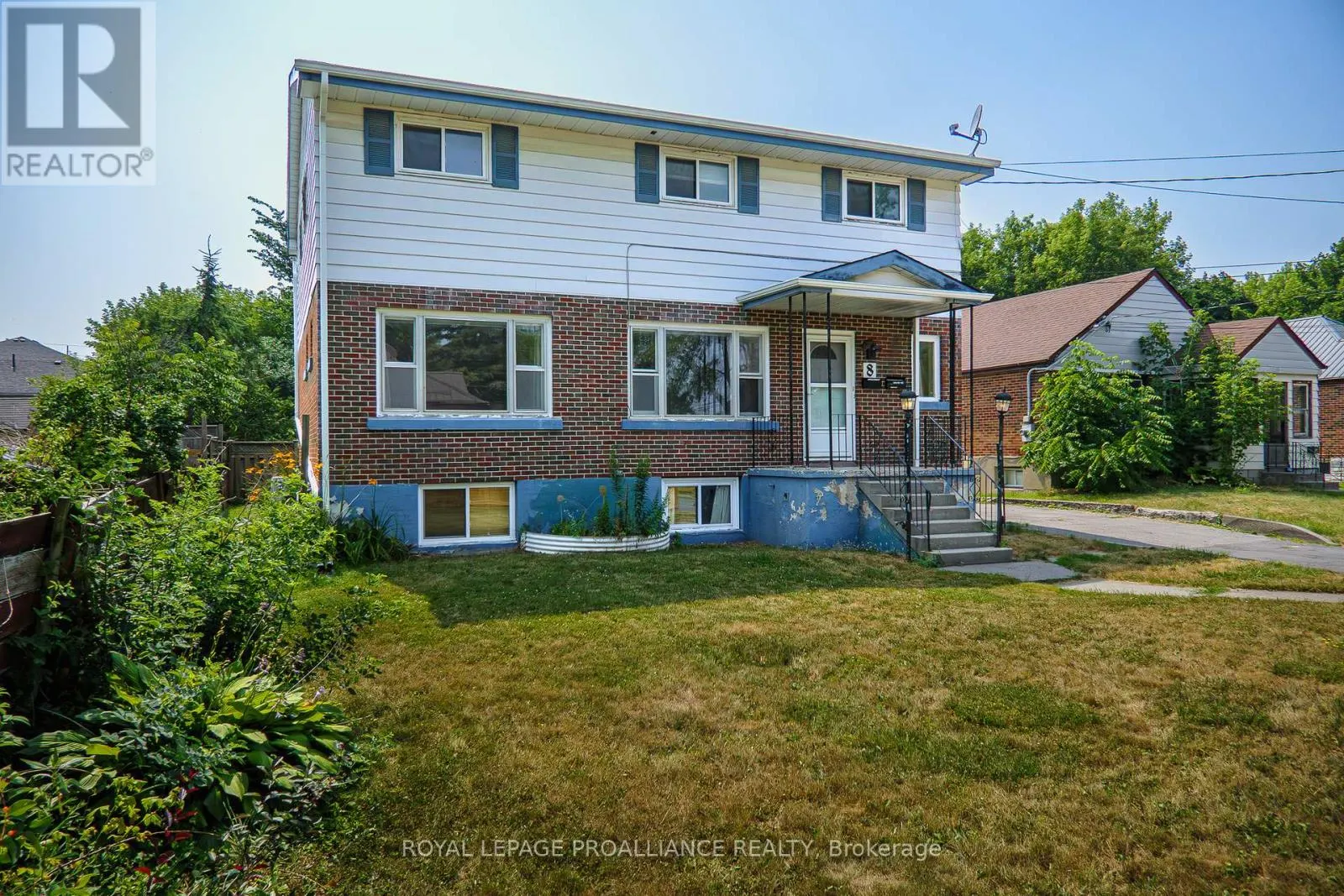 8 REYNOLDS CRESCENT
