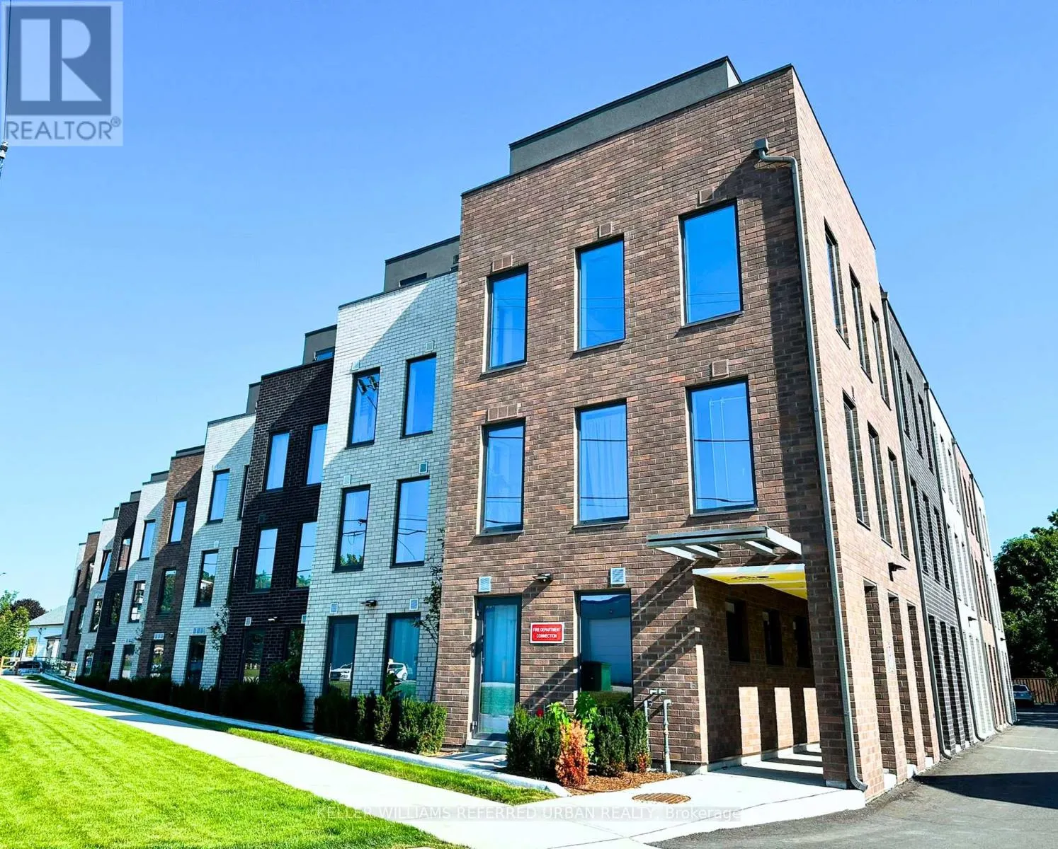 208 - 325 UNIVERSITY AVENUE W
