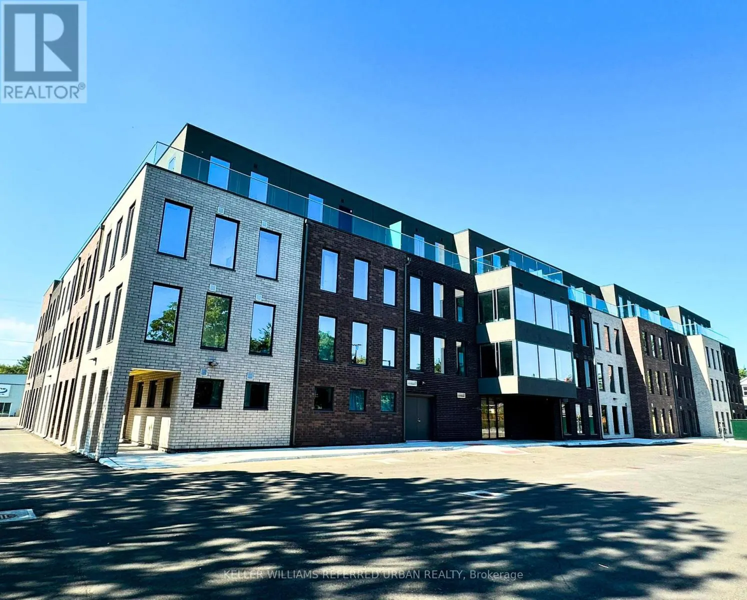 208 - 325 UNIVERSITY AVENUE W