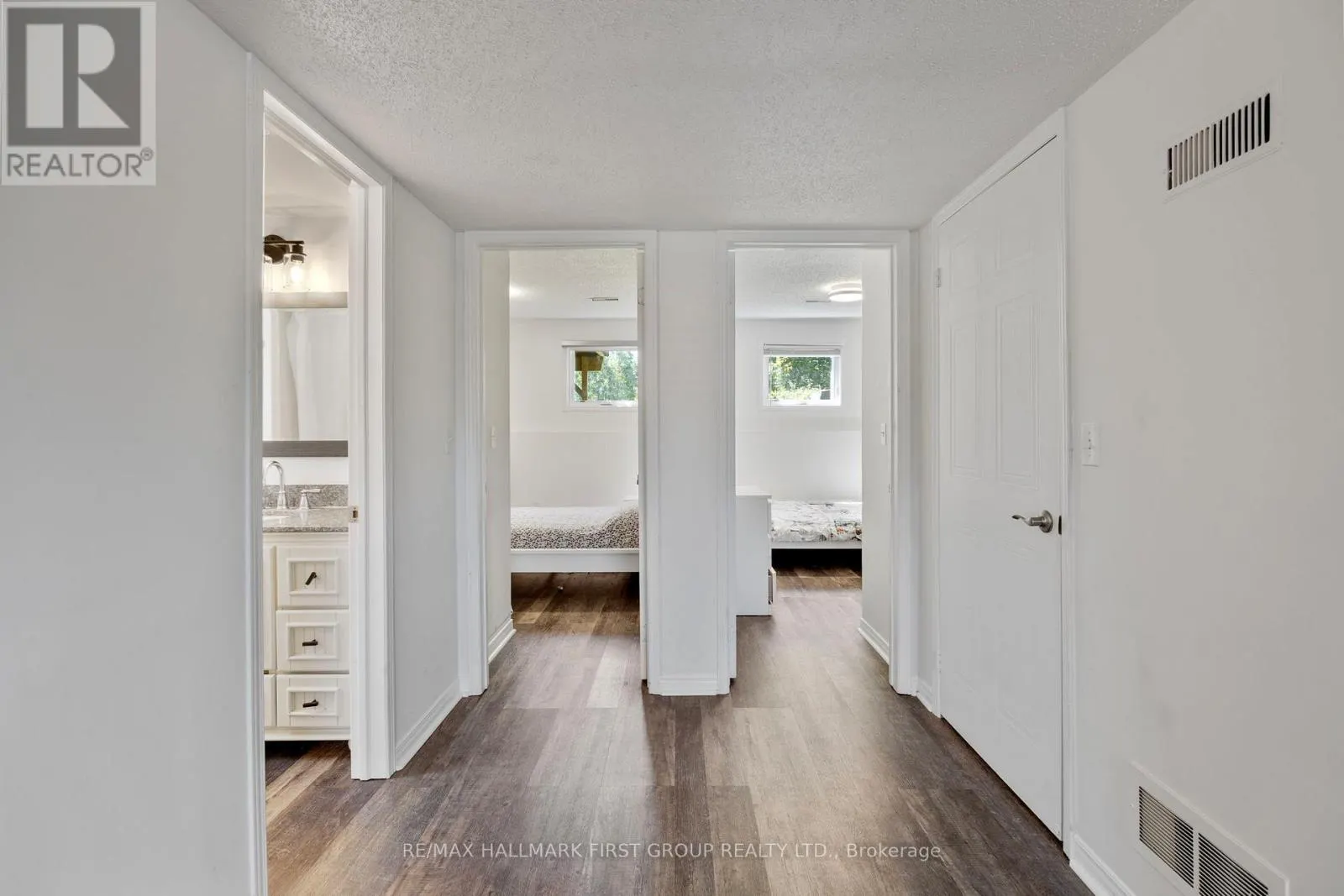 449 BURNHAM MANOR COURT