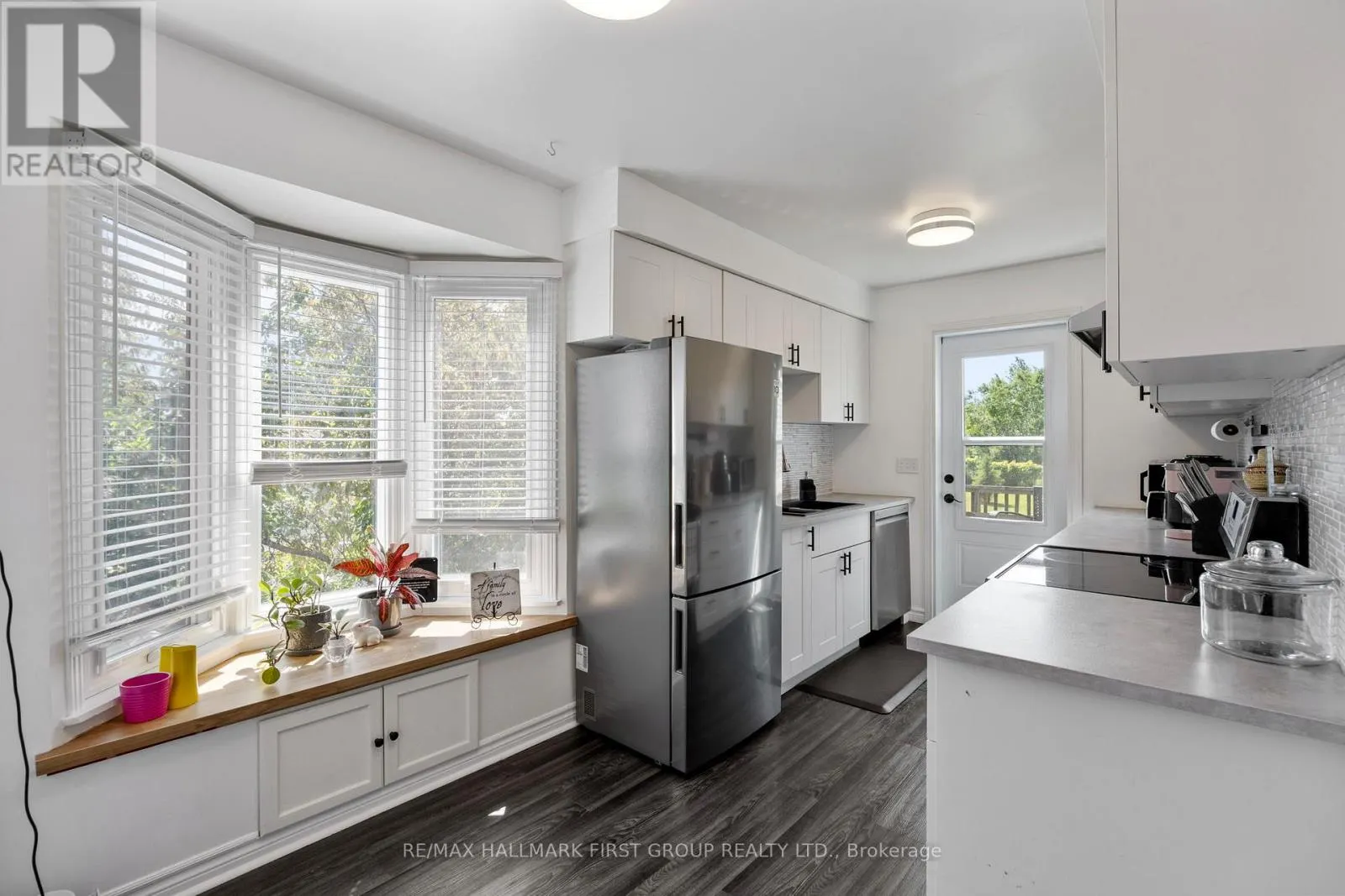 449 BURNHAM MANOR COURT