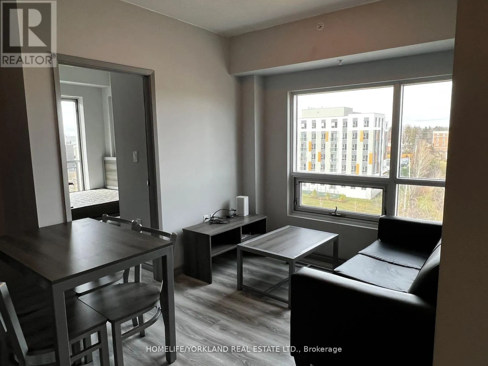 G613 - 275 LARCH STREET
