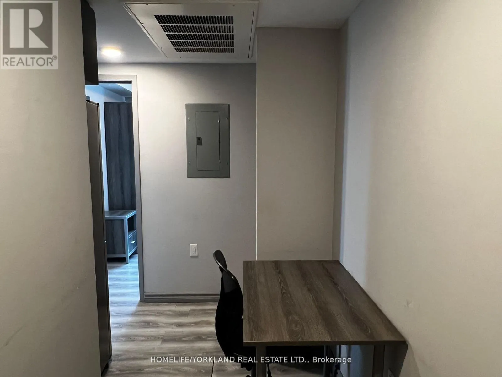 G613 - 275 LARCH STREET