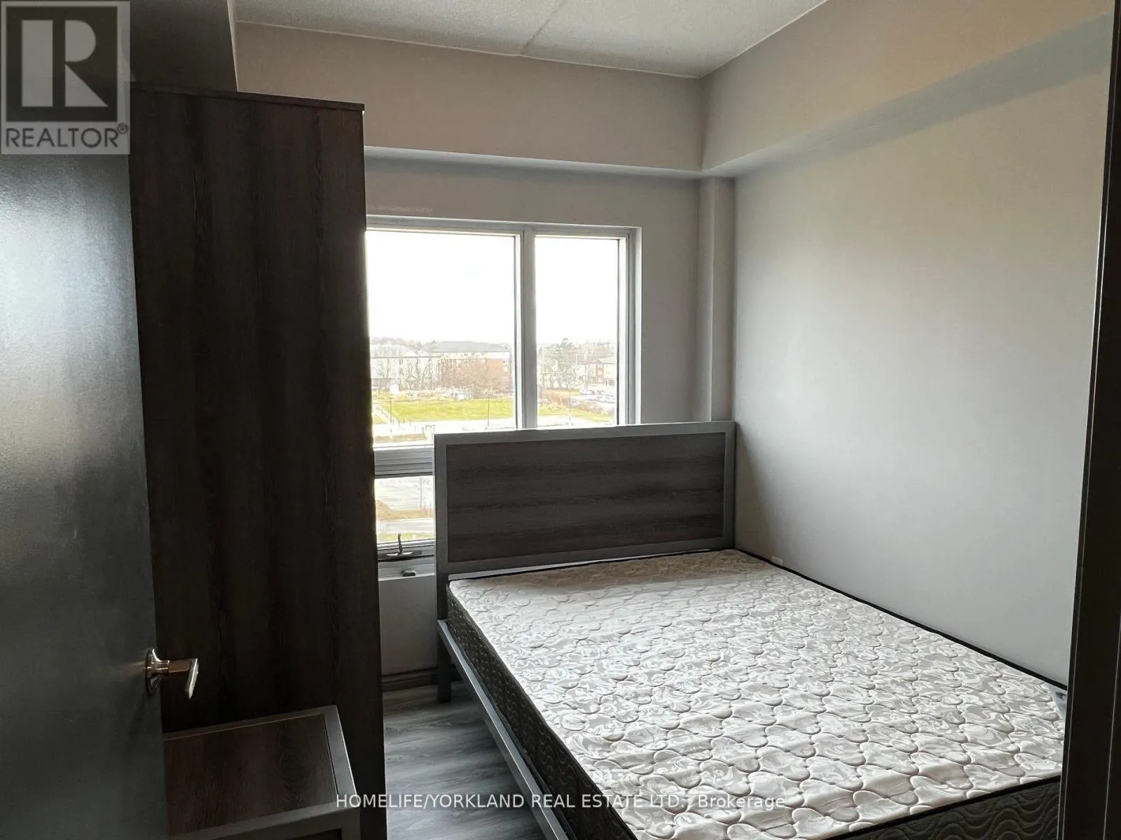 G613 - 275 LARCH STREET