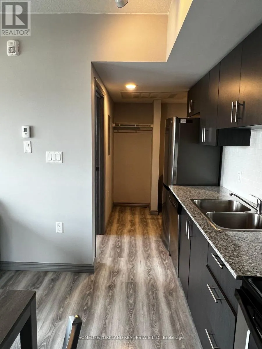 G613 - 275 LARCH STREET