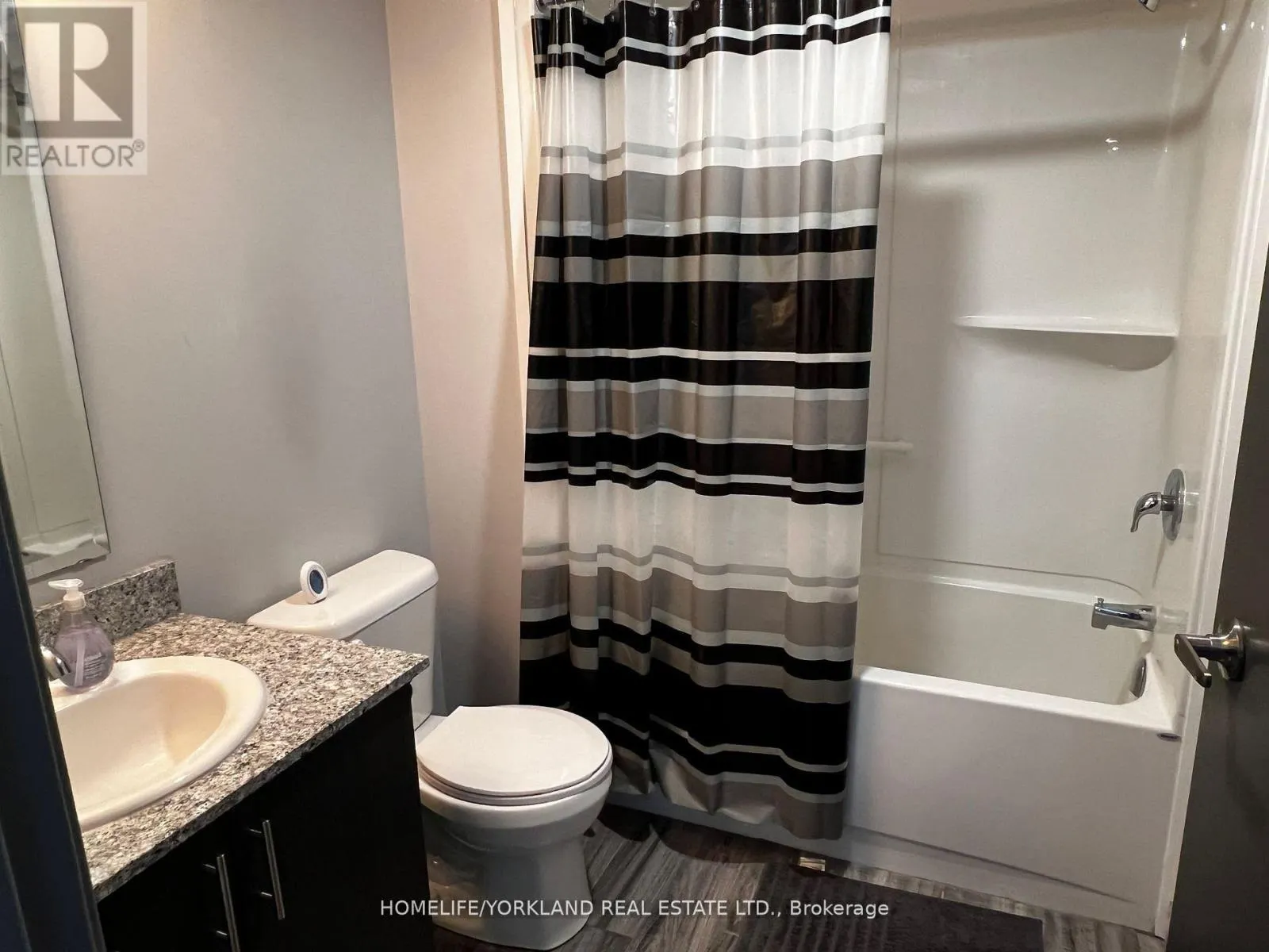 G613 - 275 LARCH STREET