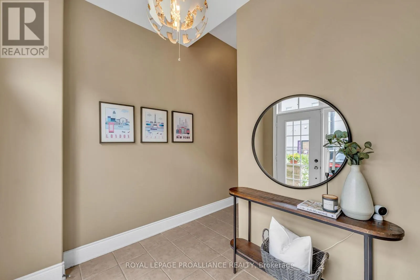 102 - 165 DIVISION STREET, #102