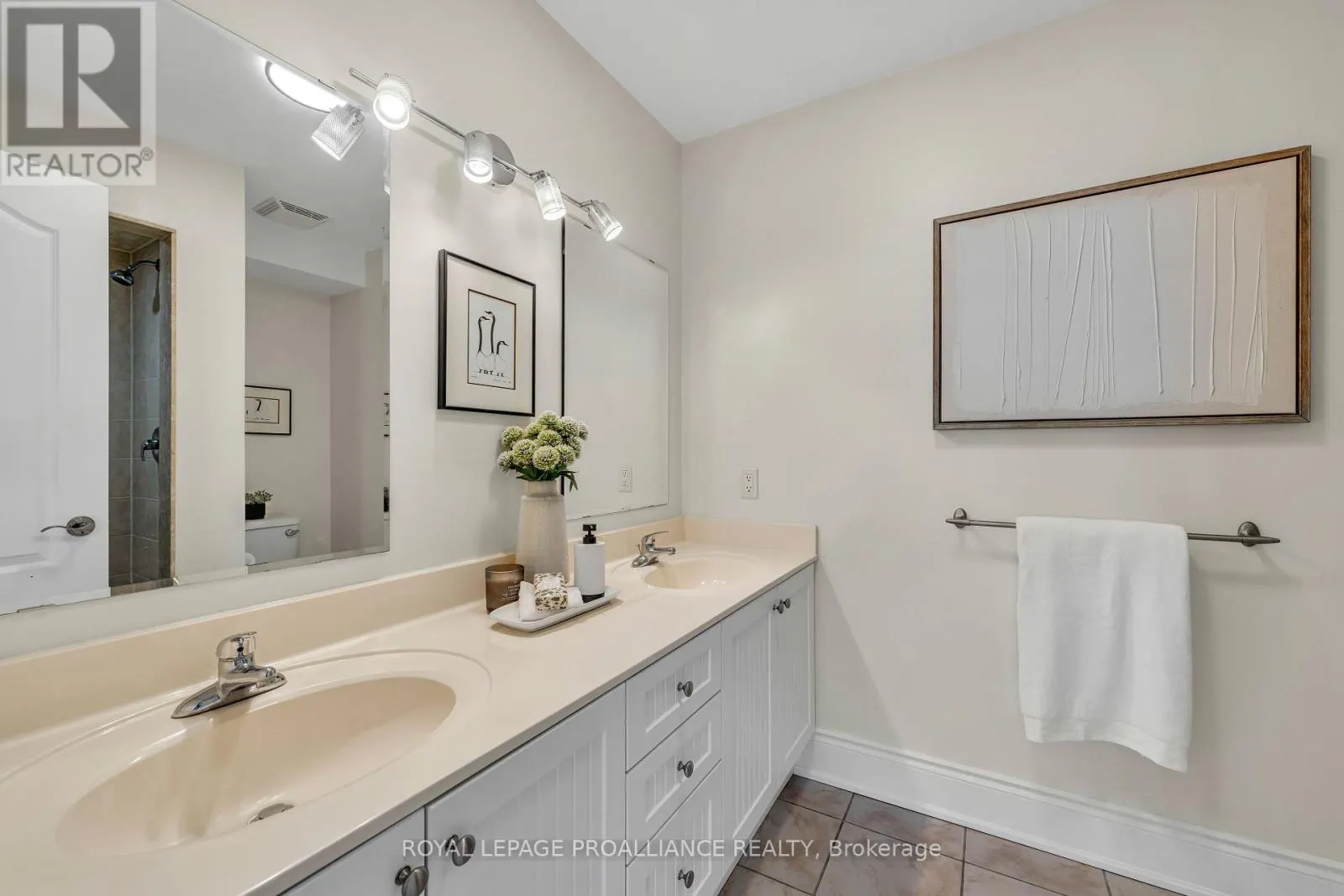 102 - 165 DIVISION STREET, #102