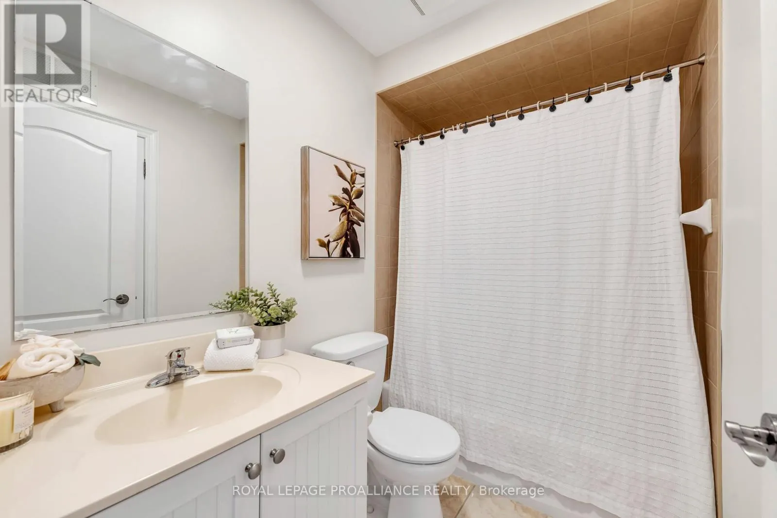 102 - 165 DIVISION STREET, #102