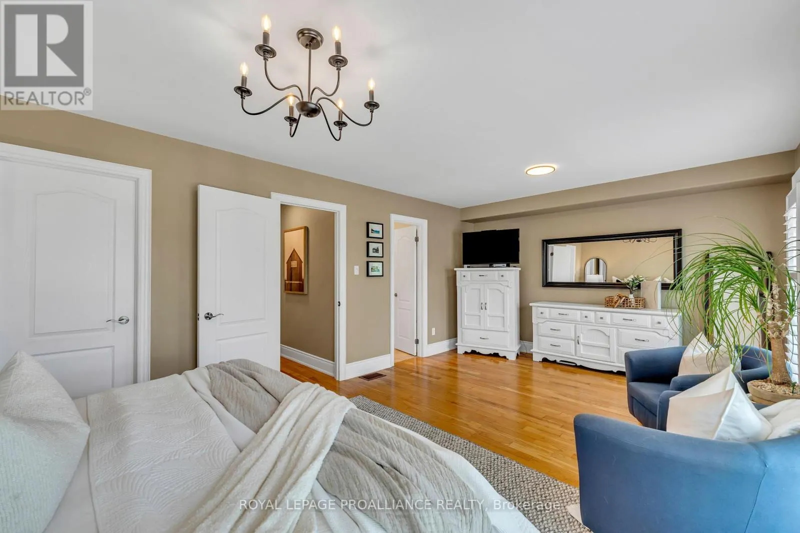 102 - 165 DIVISION STREET, #102