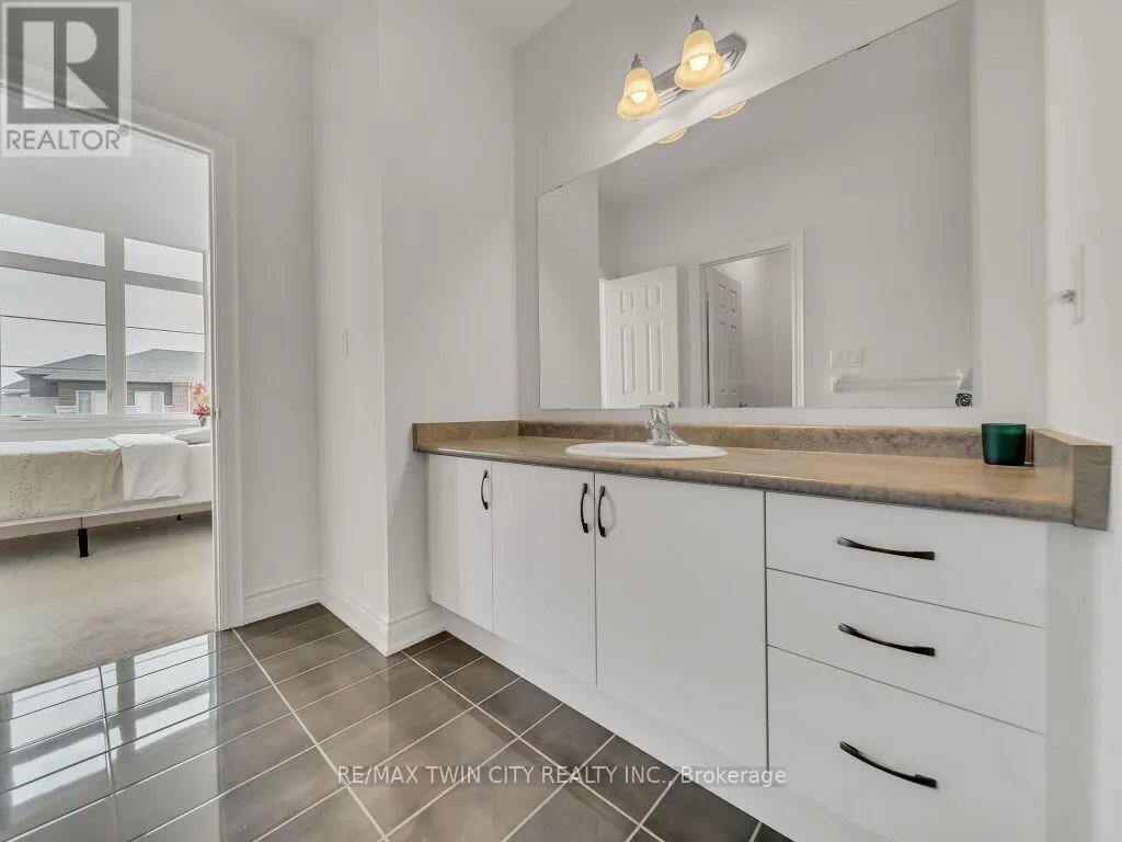 140 BLOOMFIELD CRESCENT
