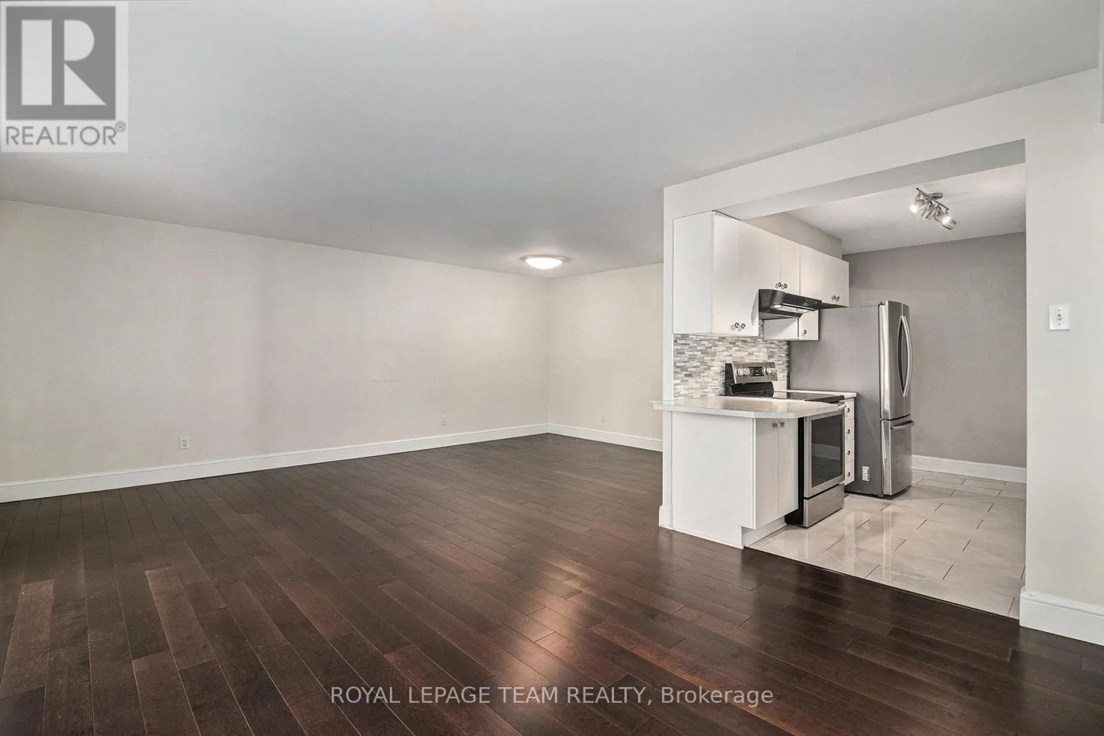402 - 141 SOMERSET STREET W