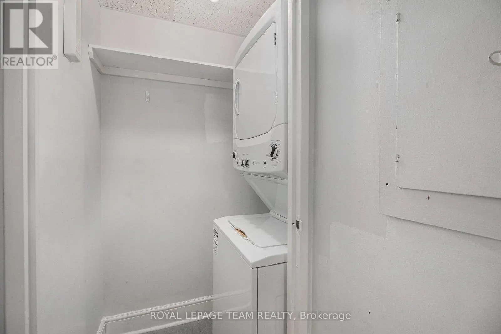 402 - 141 SOMERSET STREET W