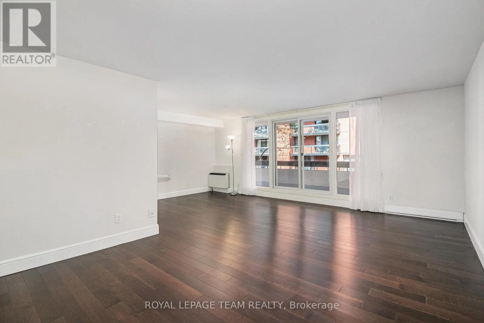 402 - 141 SOMERSET STREET W