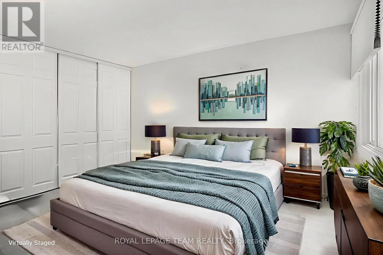 402 - 141 SOMERSET STREET W