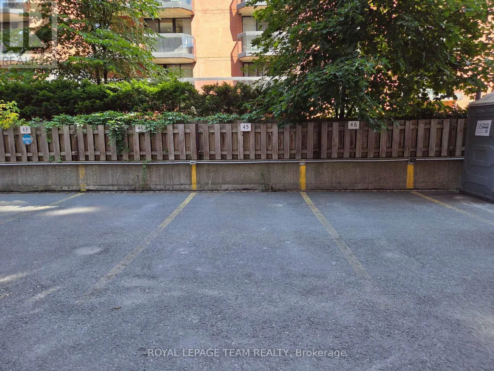 402 - 141 SOMERSET STREET W