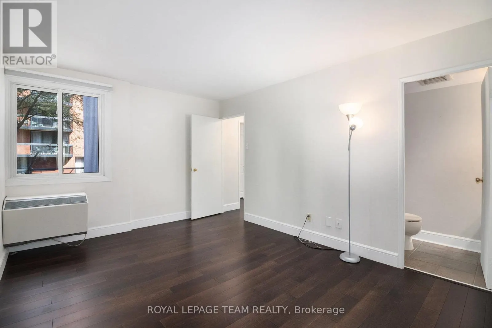 402 - 141 SOMERSET STREET W