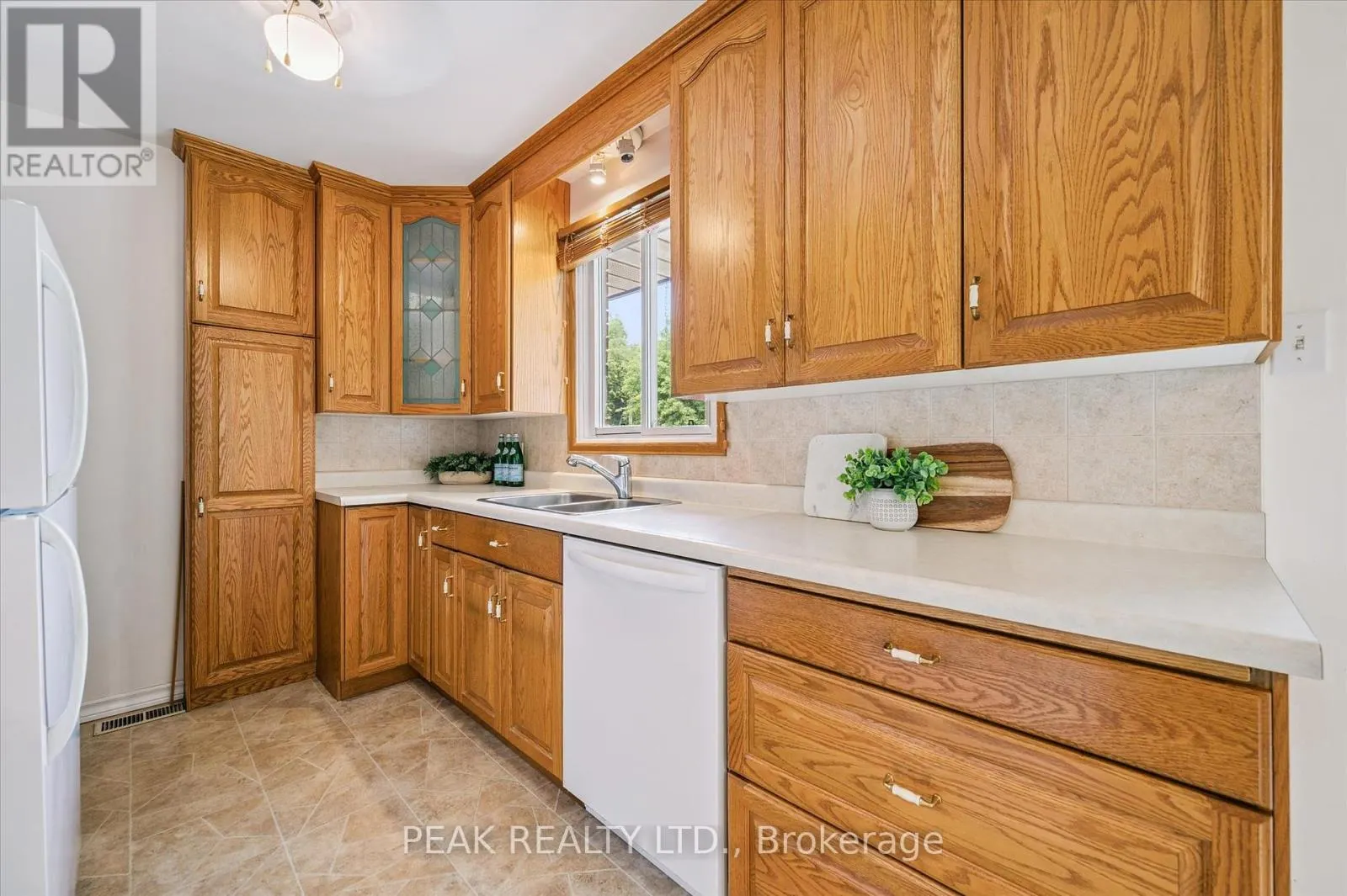 9 ROBIN DRIVE