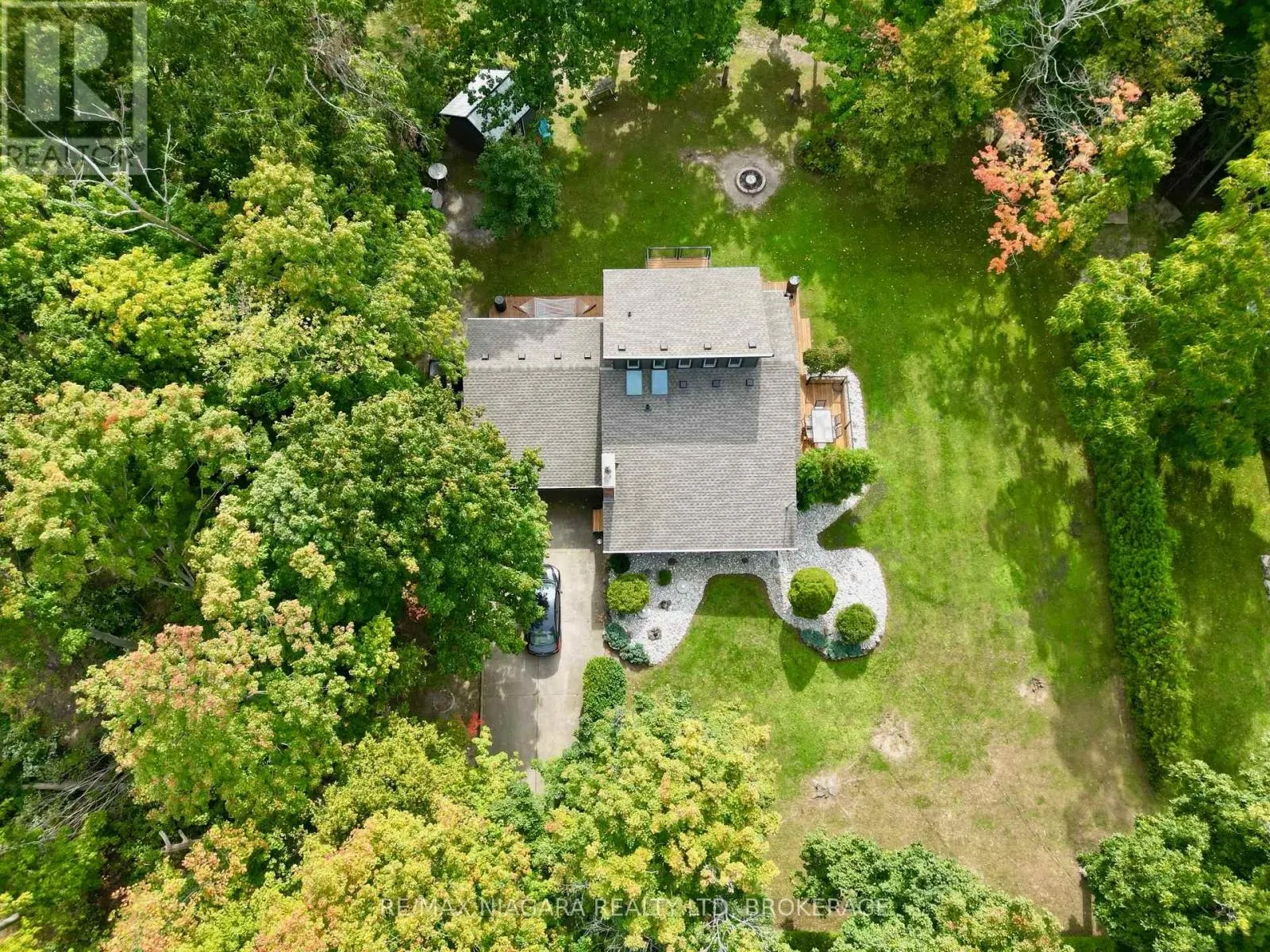 4905 MAPLEVIEW CRESCENT