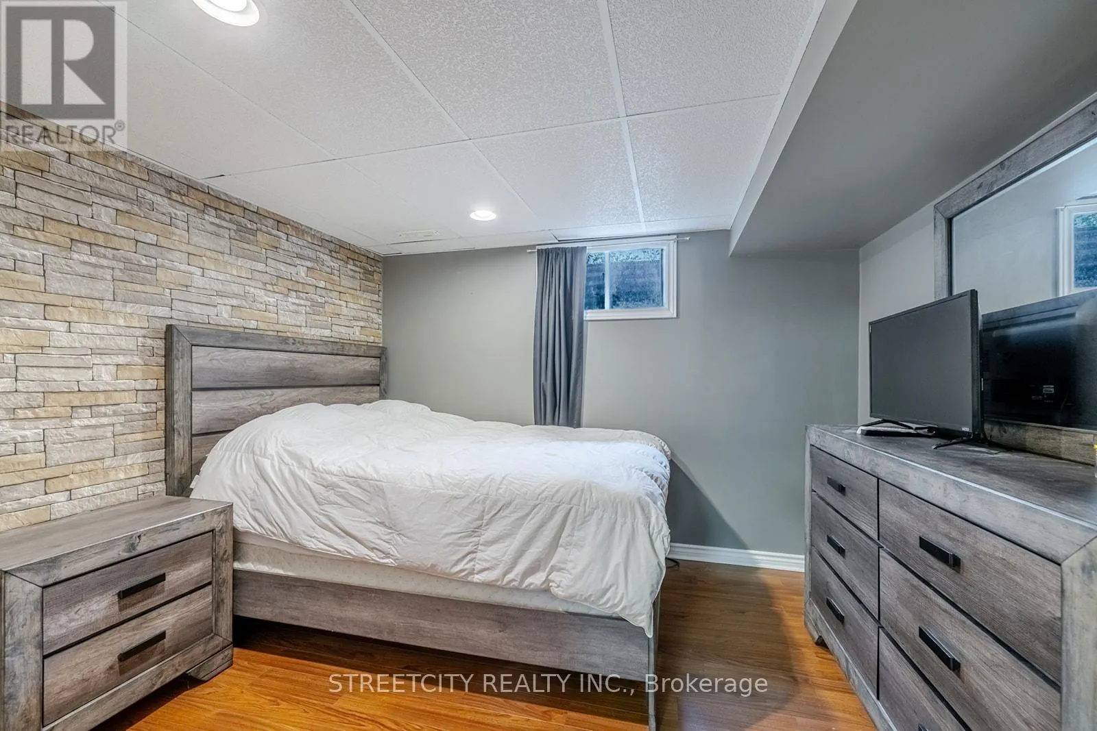 226 ANDREA CRESCENT