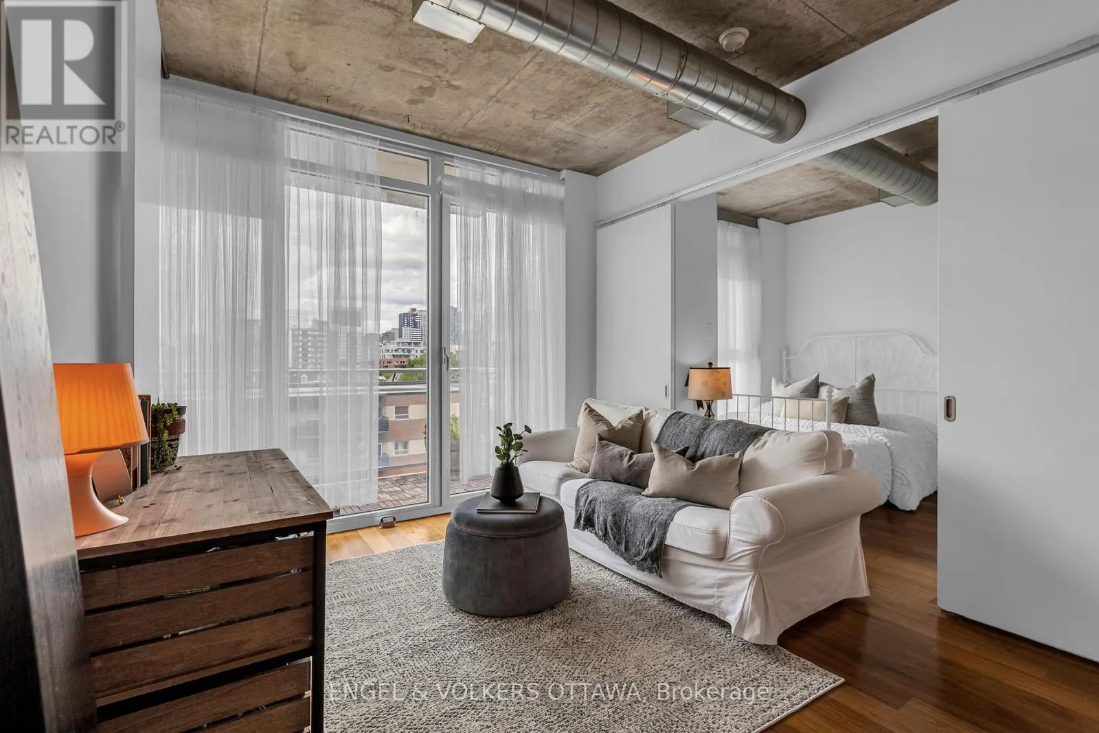 415 - 354 GLADSTONE AVENUE