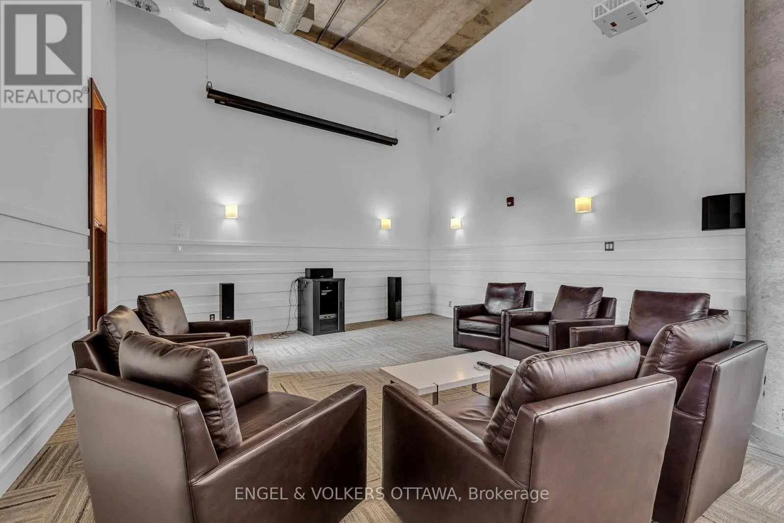415 - 354 GLADSTONE AVENUE