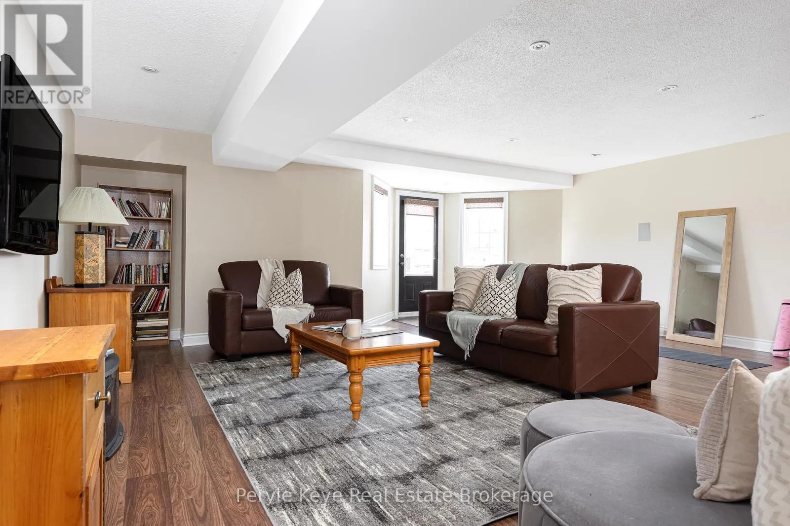 5 PRESCOTT CRESCENT