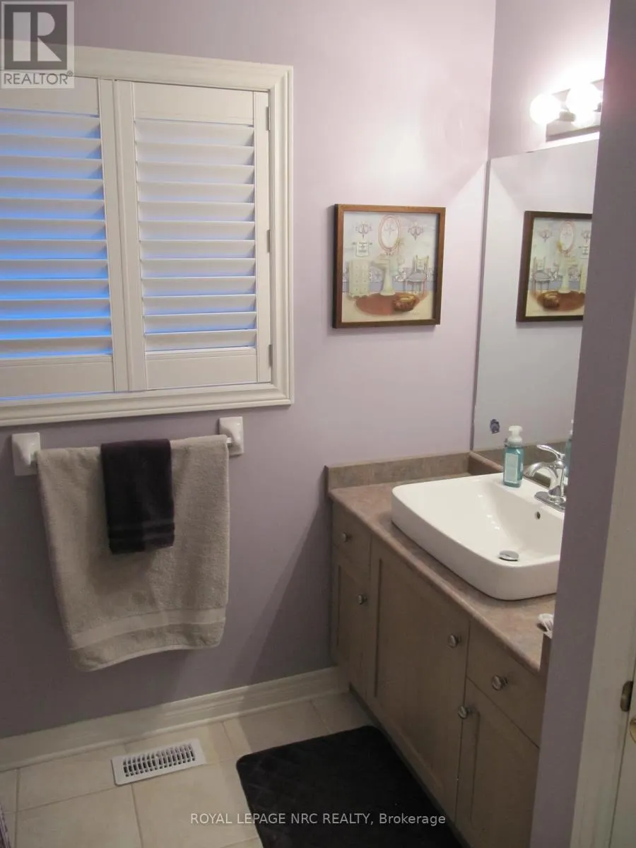 36 HONEY LOCUST CIRCLE