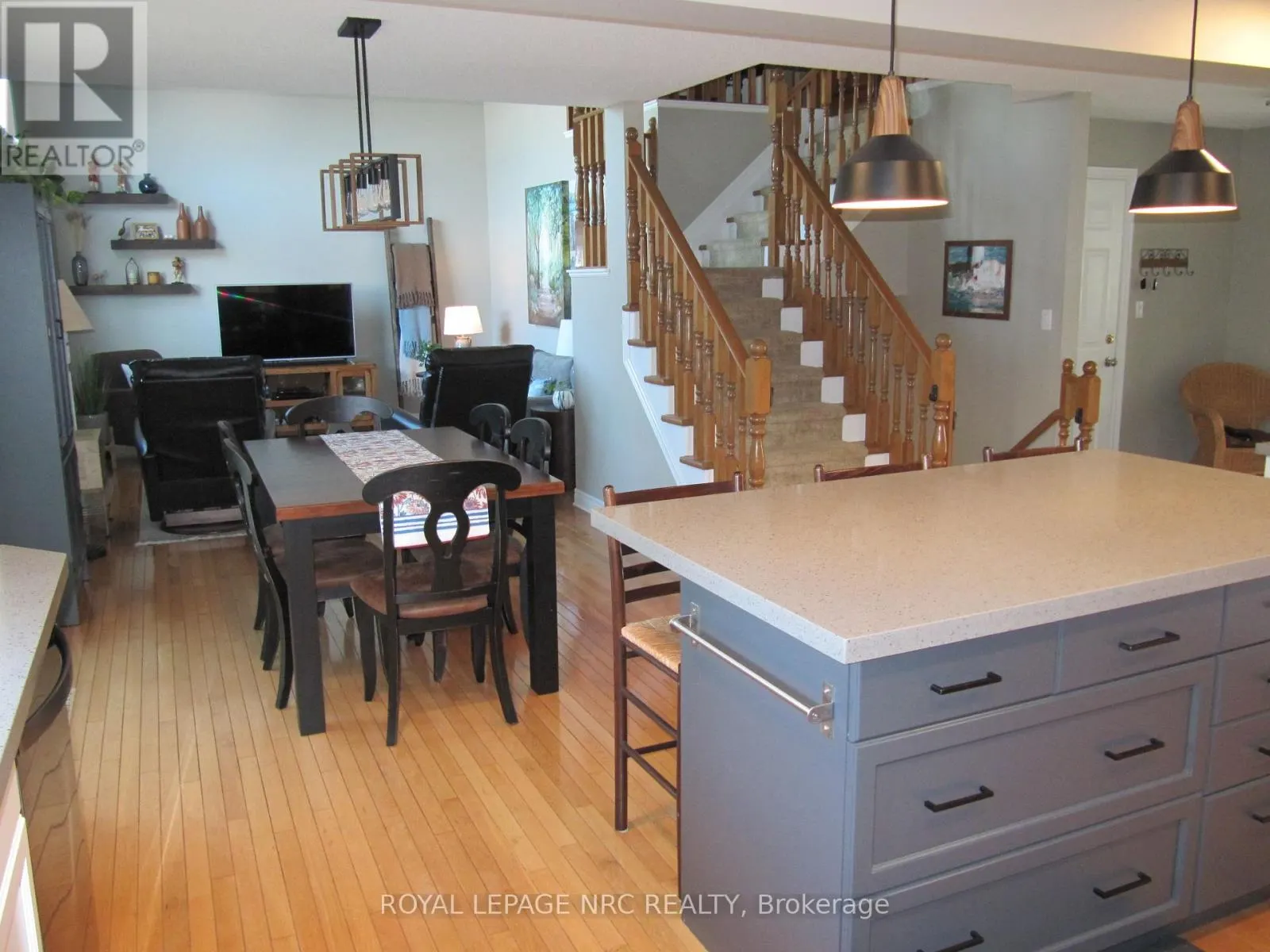 36 HONEY LOCUST CIRCLE