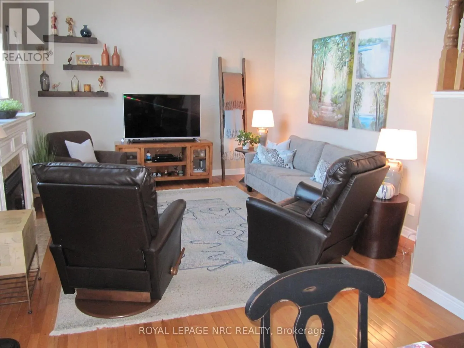 36 HONEY LOCUST CIRCLE