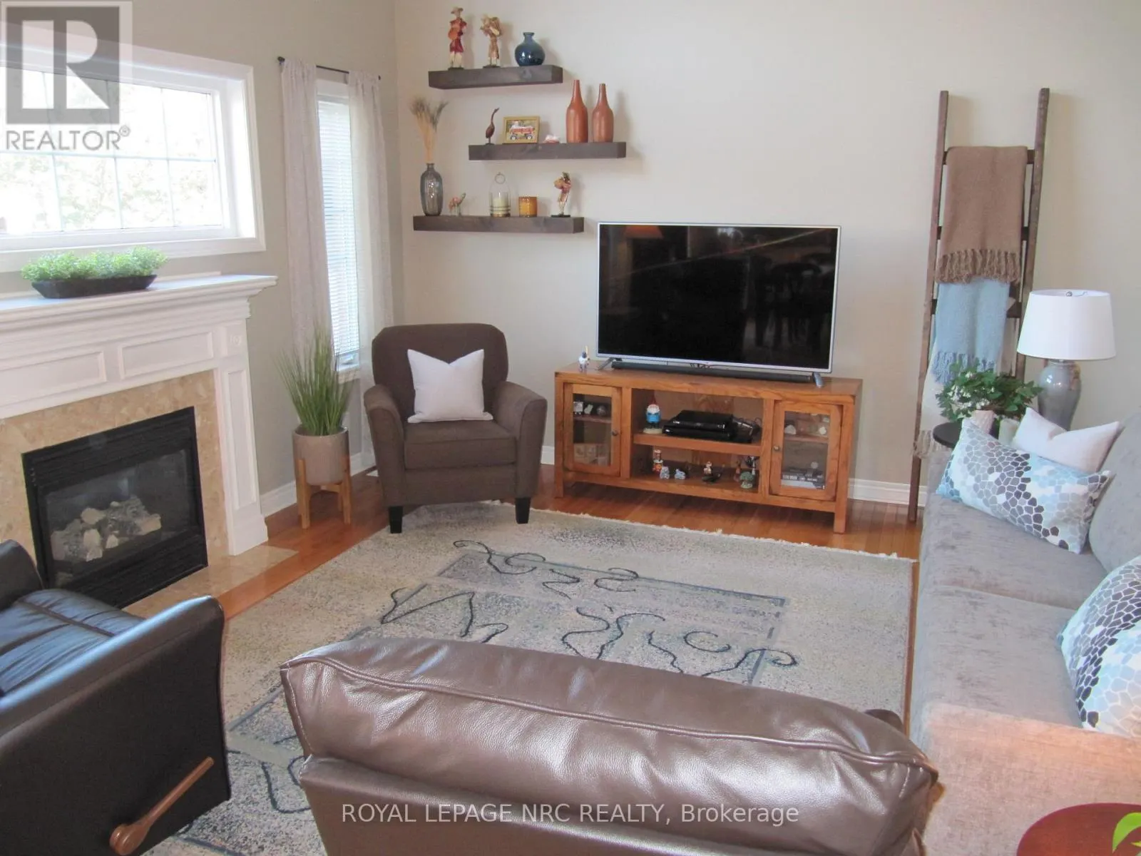 36 HONEY LOCUST CIRCLE