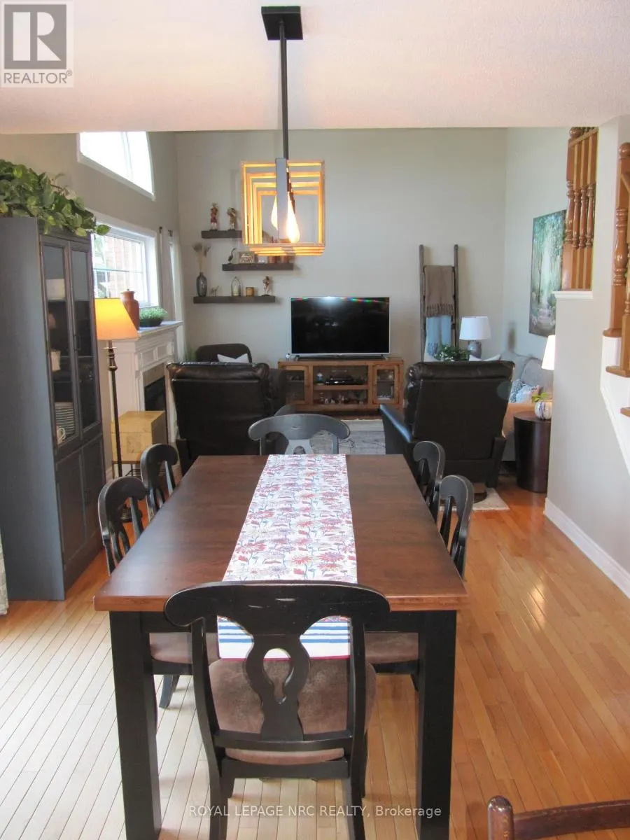 36 HONEY LOCUST CIRCLE