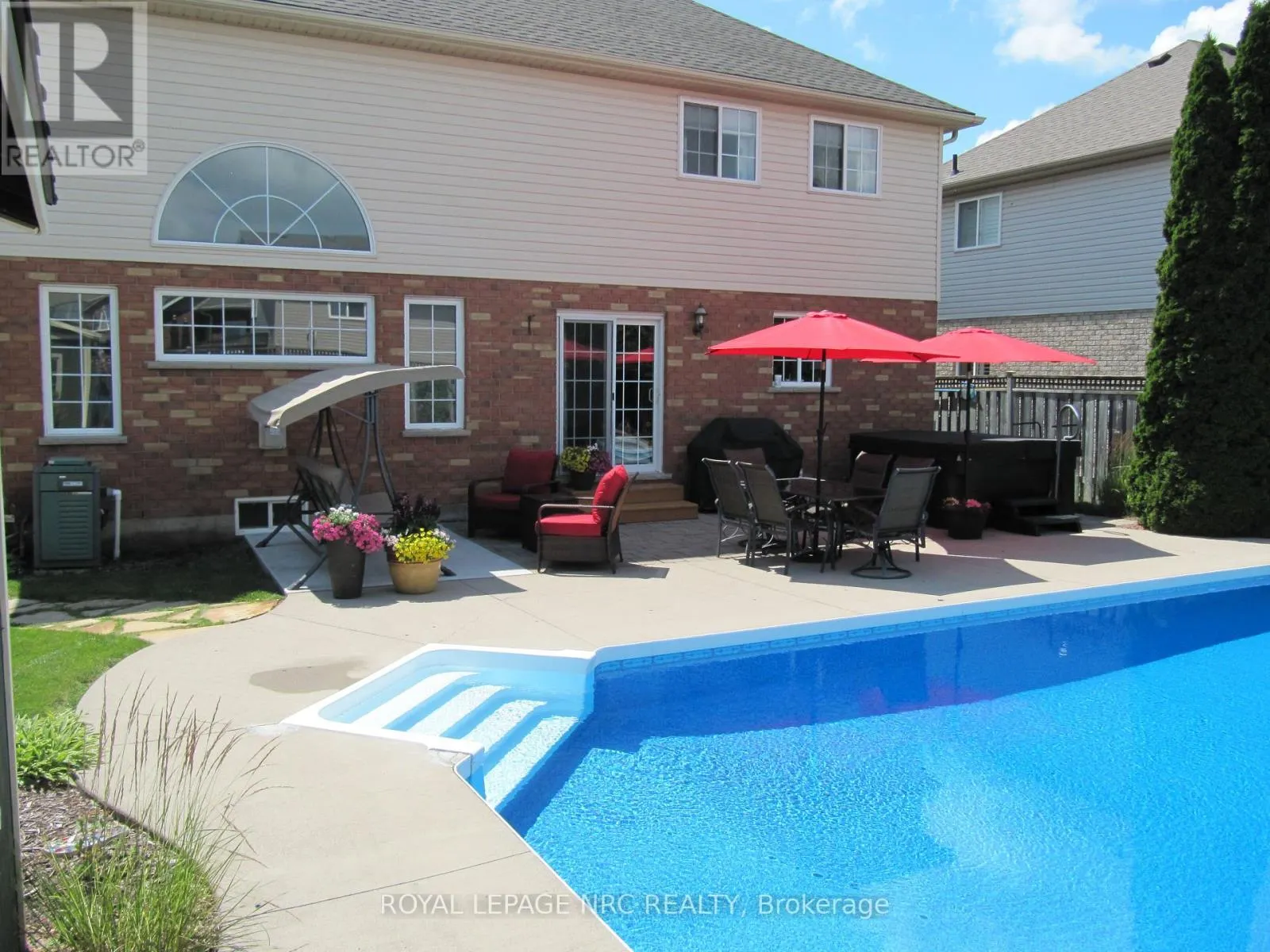 36 HONEY LOCUST CIRCLE