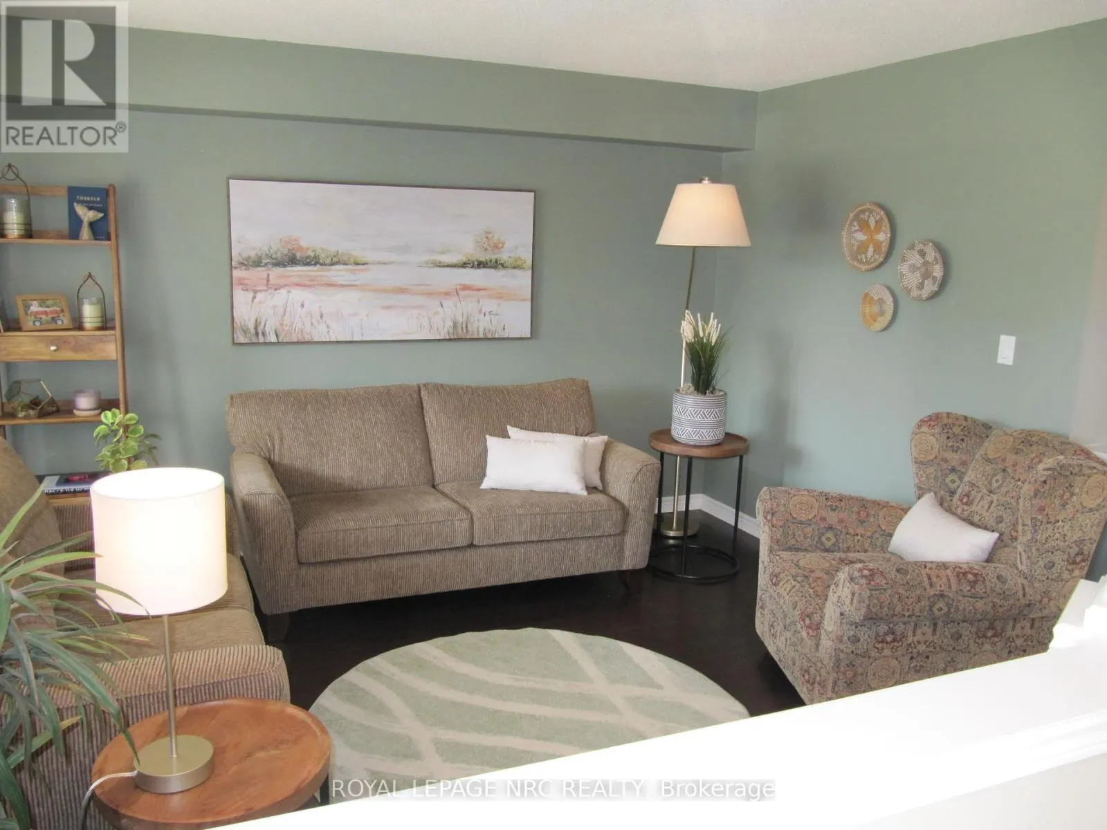 36 HONEY LOCUST CIRCLE