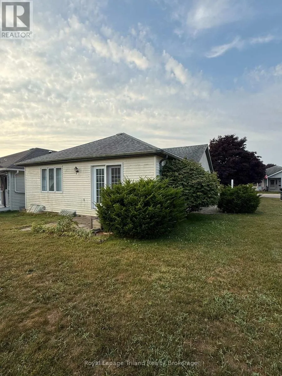 10 ARMSTRONG DRIVE