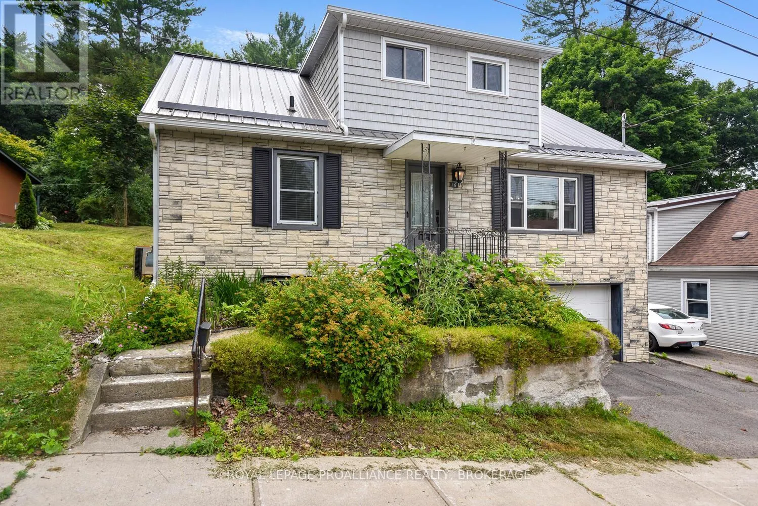 16 MCCREADY STREET