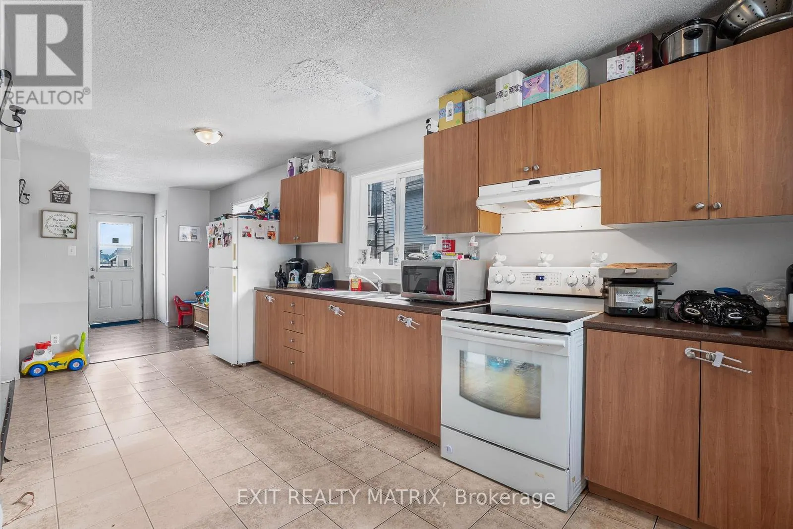 712-718 MAIN STREET E