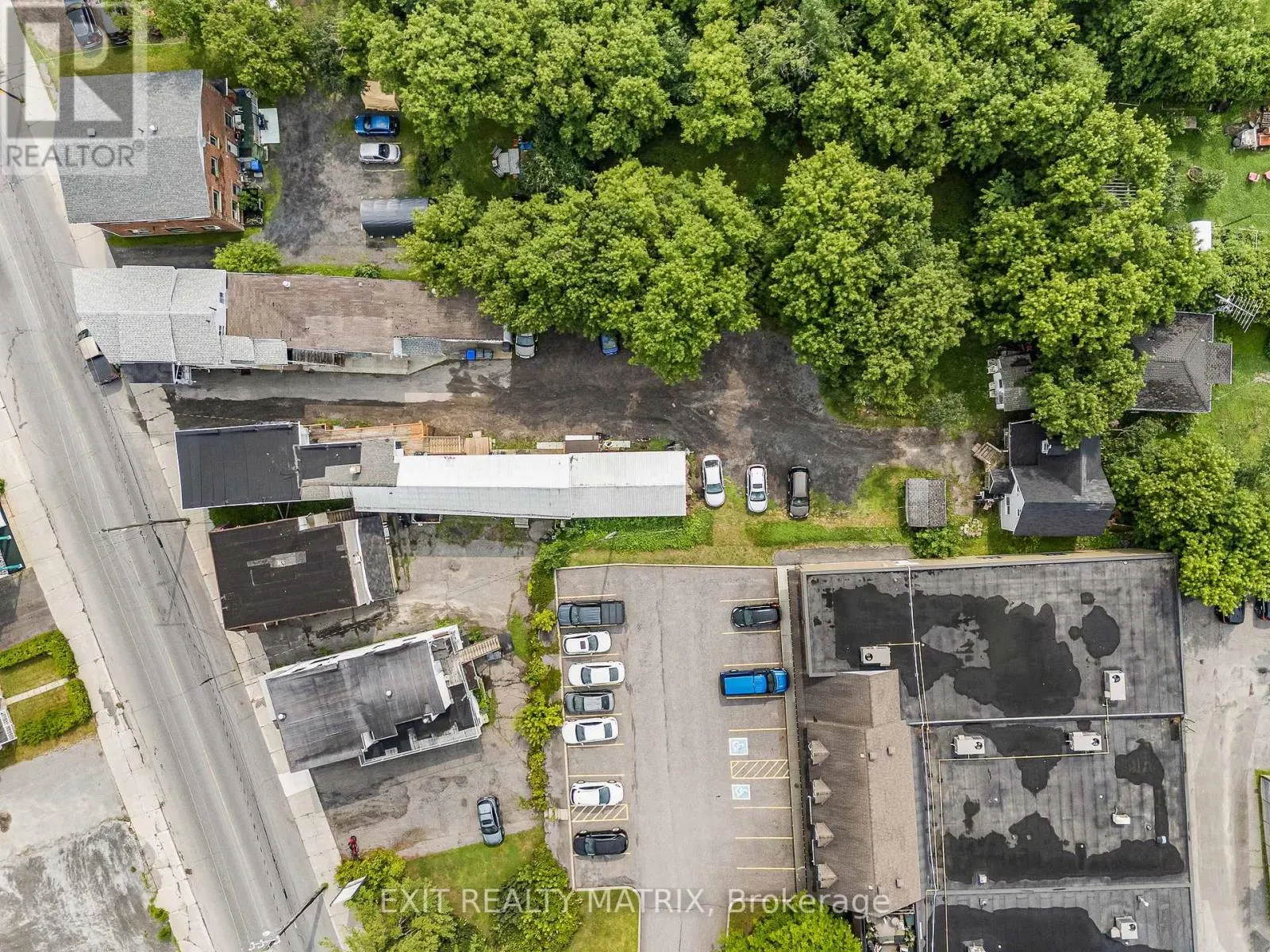 712-718 MAIN STREET E