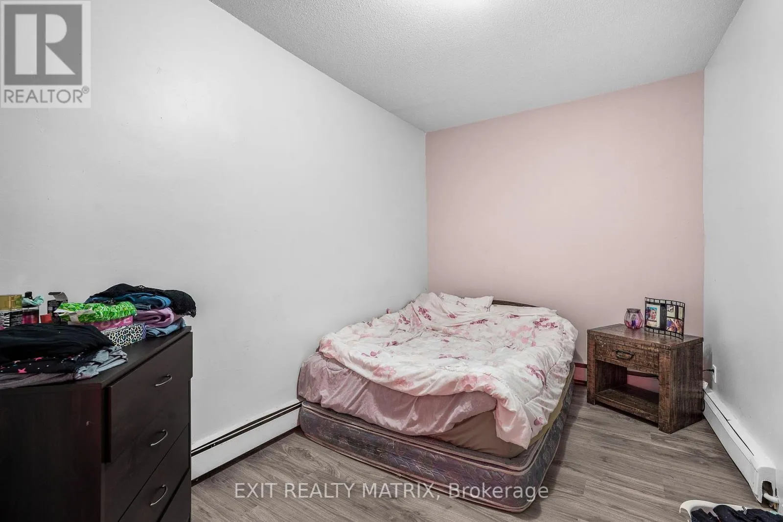 712-718 MAIN STREET E