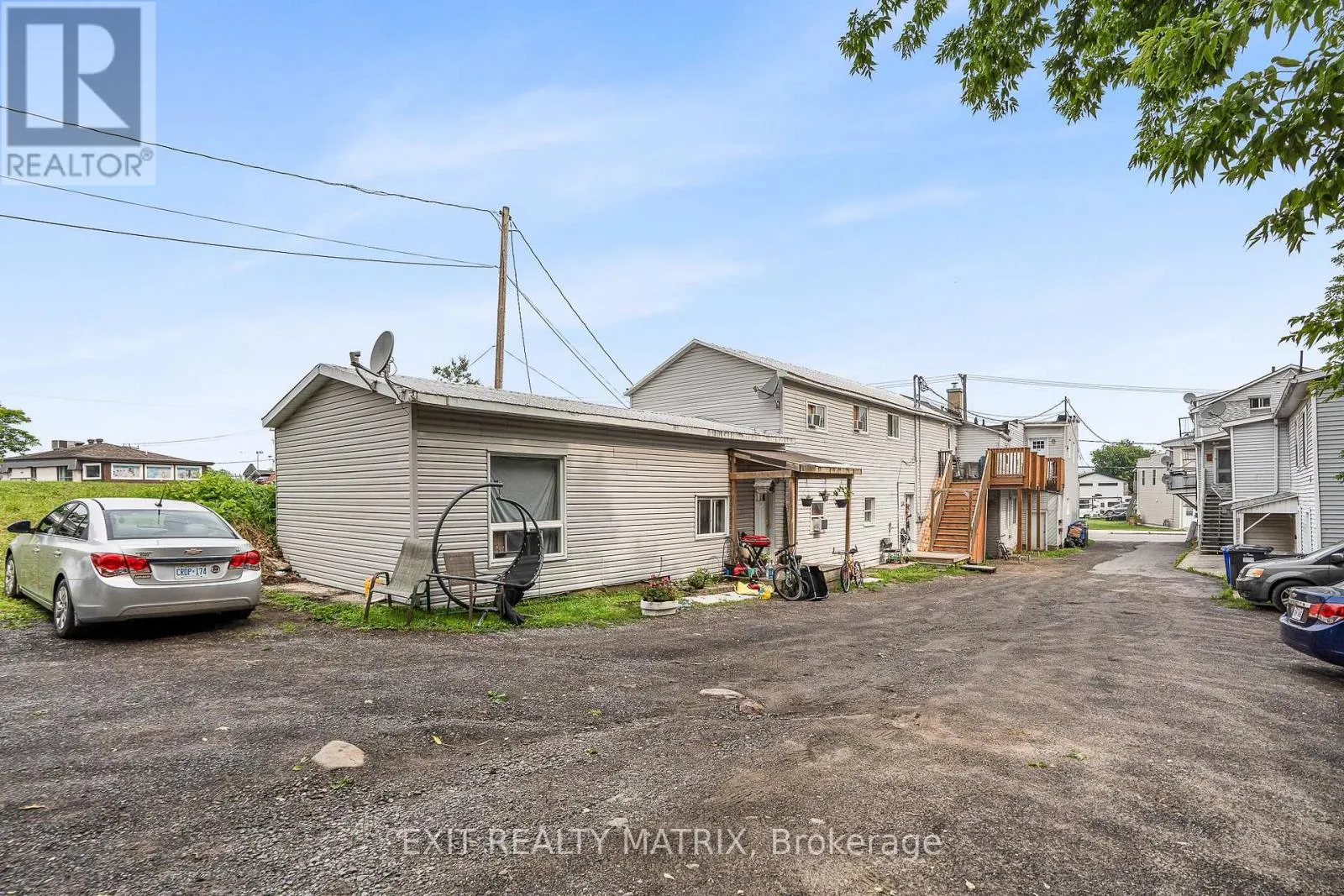 712-718 MAIN STREET E