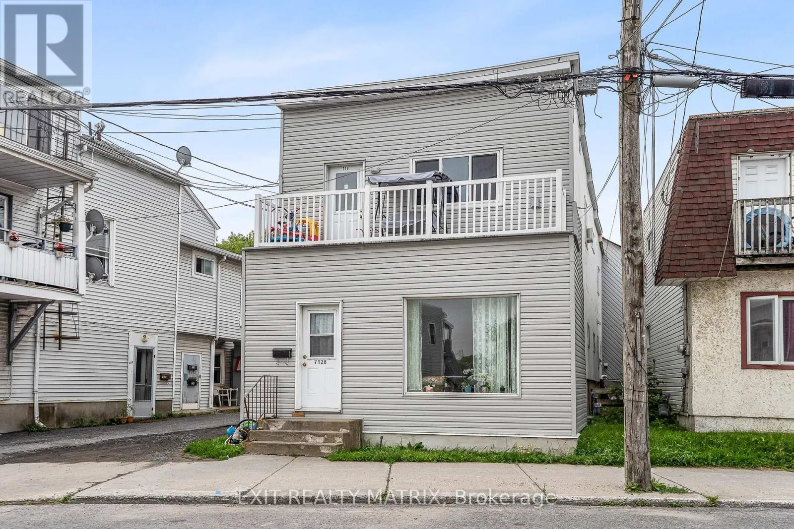 712-718 MAIN STREET E