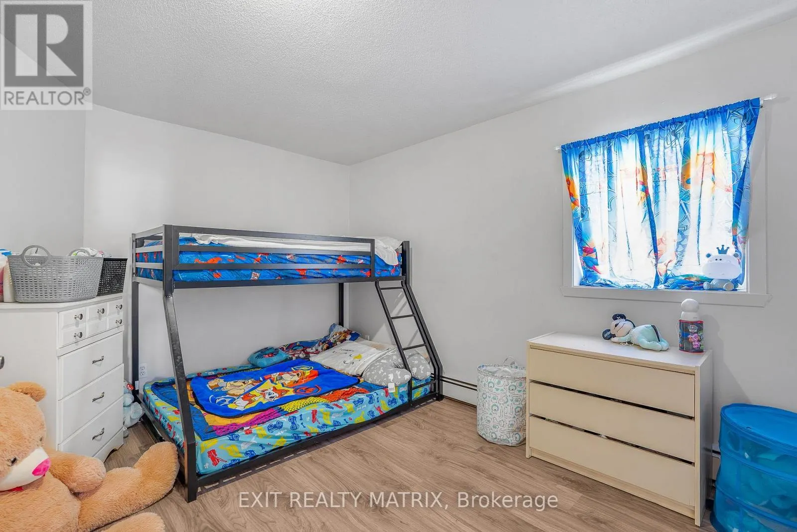 712-718 MAIN STREET E