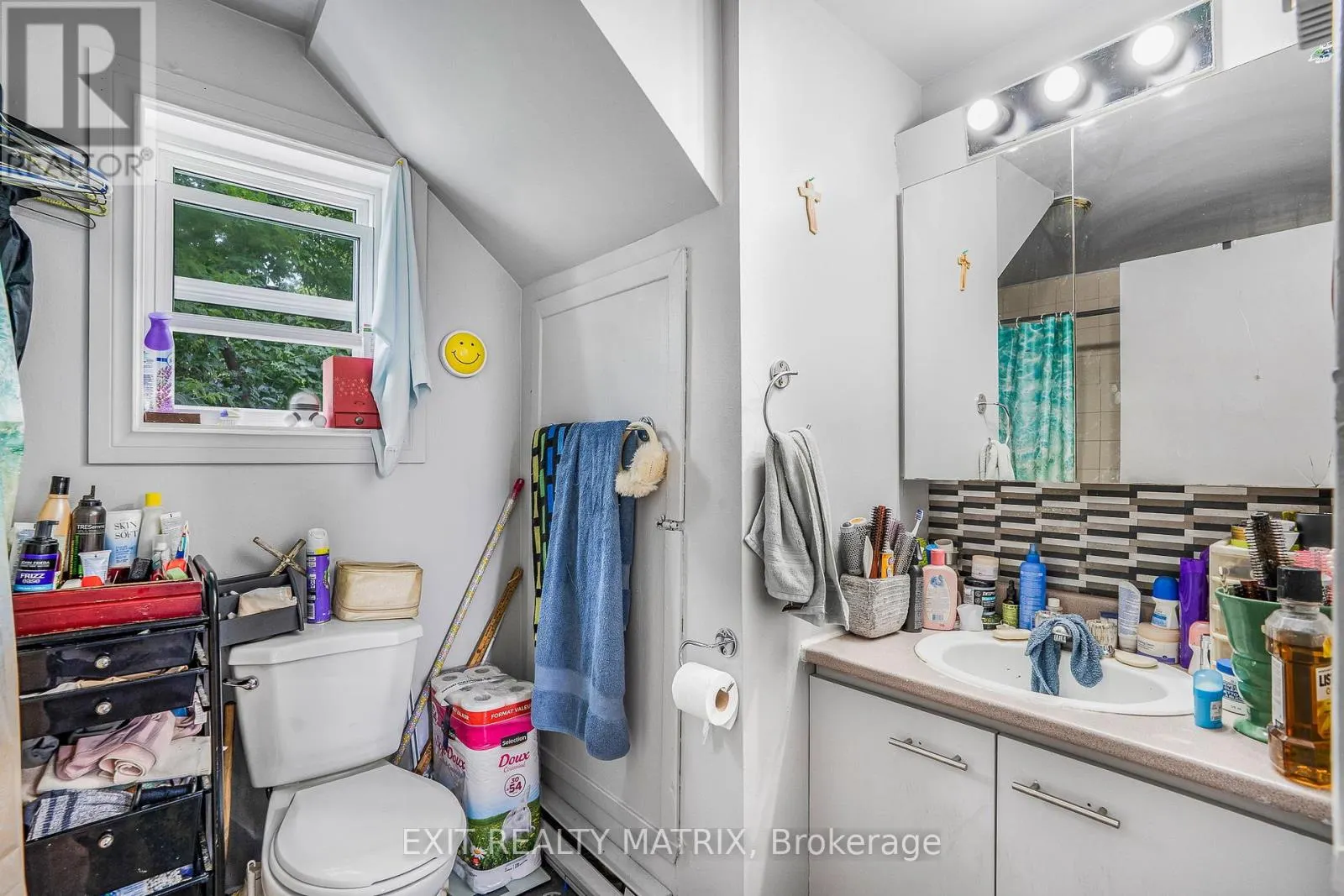 712-718 MAIN STREET E