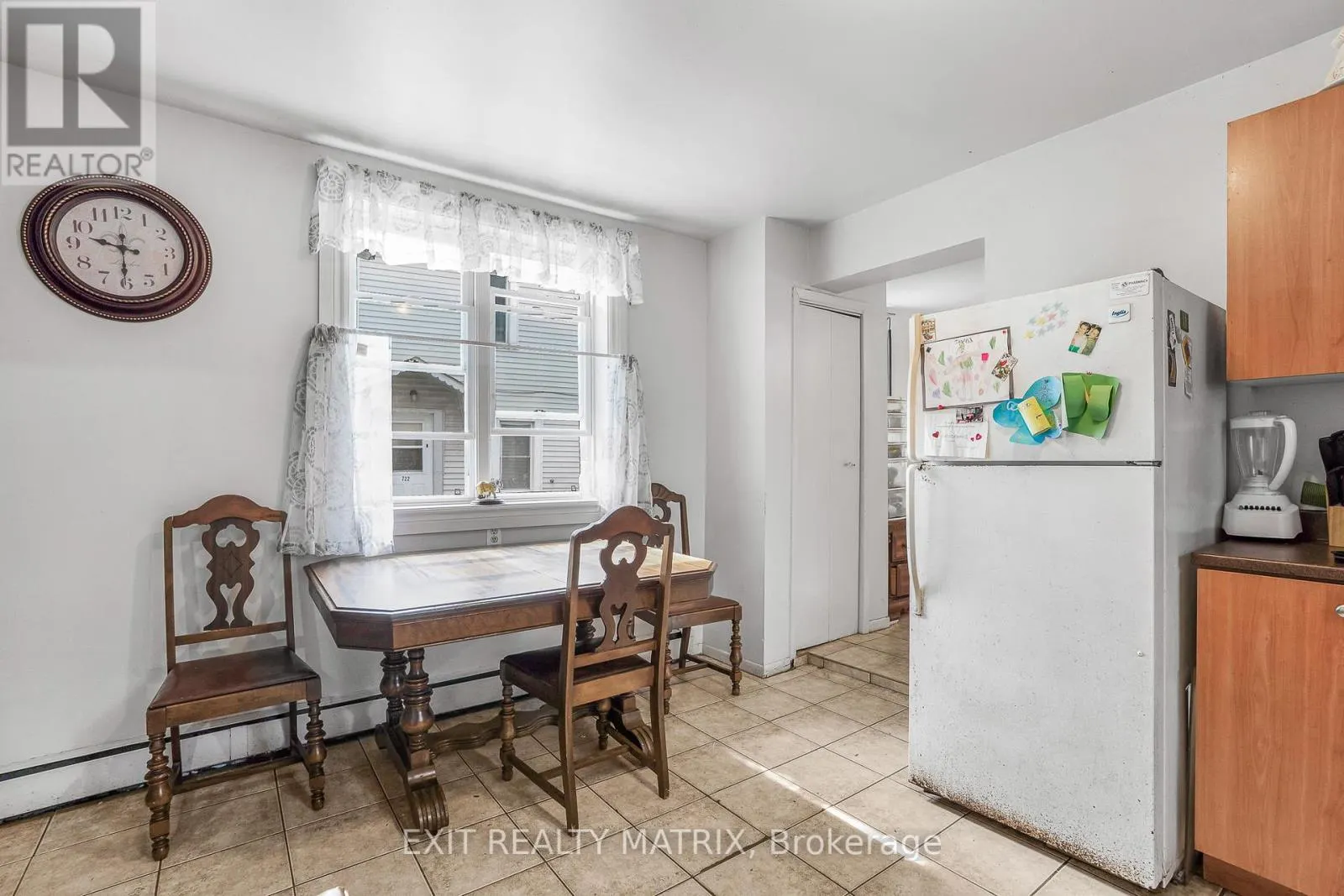 712-718 MAIN STREET E
